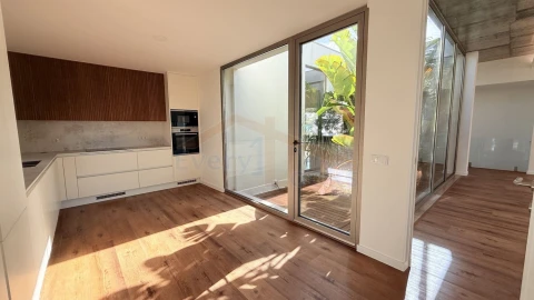 Moradia T4 para Venda em Atouguia da Baleia