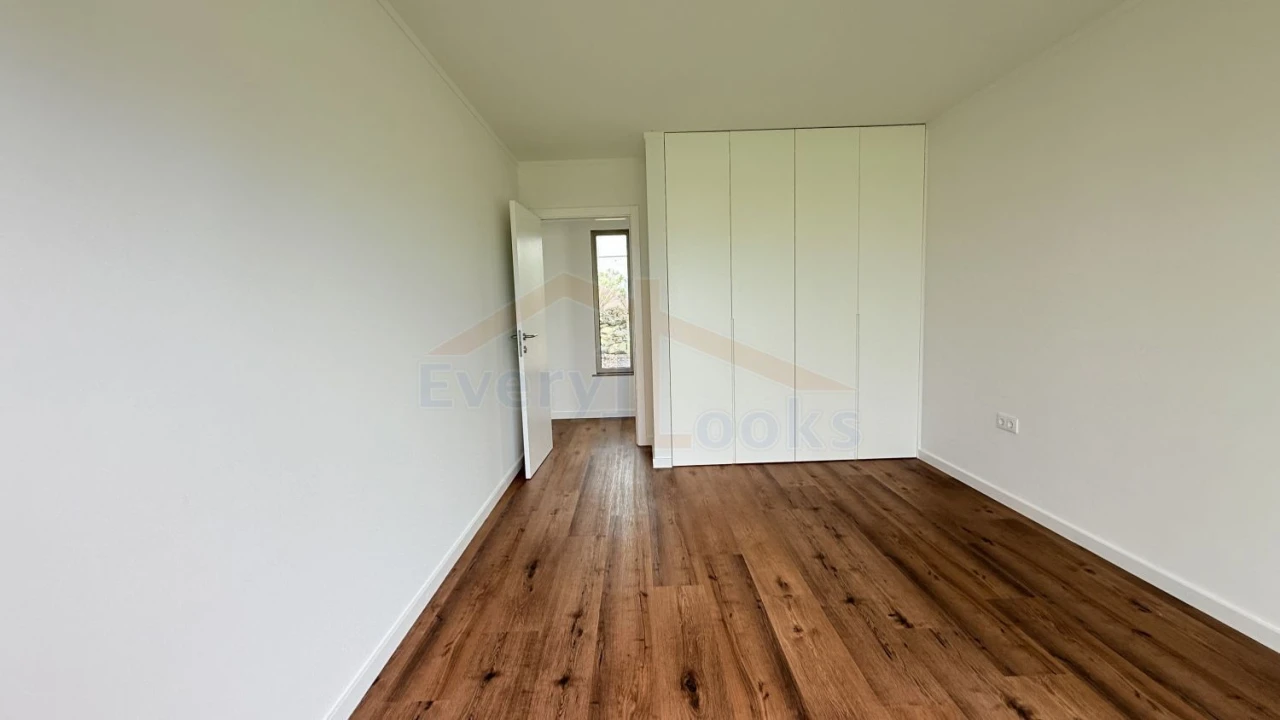 Moradia T4 para Venda em Atouguia da Baleia Foto 18