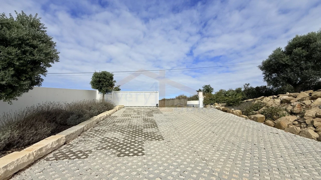 Moradia T4 para Venda em Atouguia da Baleia Foto 14