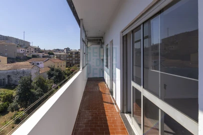 Apartamento T3 para Venda em Fânzeres e São Pedro da Cova