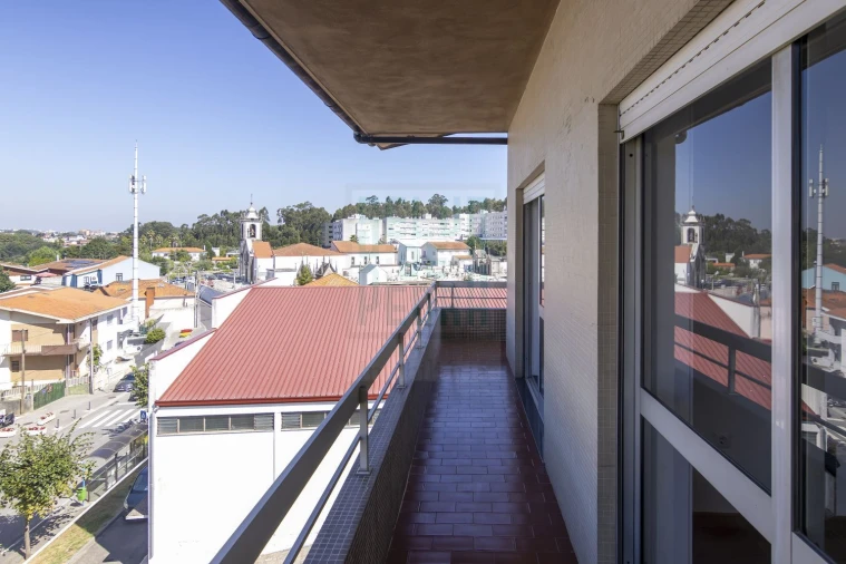 Apartamento T3 para Venda em Fânzeres e São Pedro da Cova Foto 17