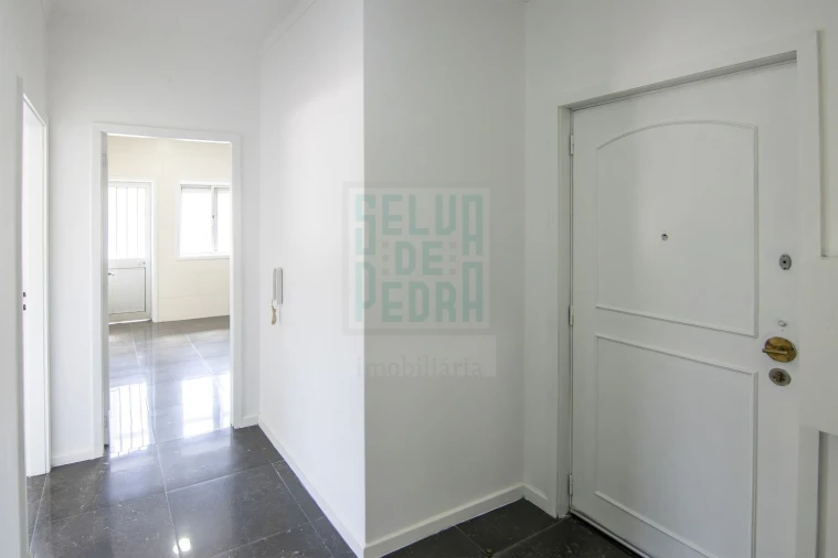 Apartamento T3 para Venda em Fânzeres e São Pedro da Cova Foto 9