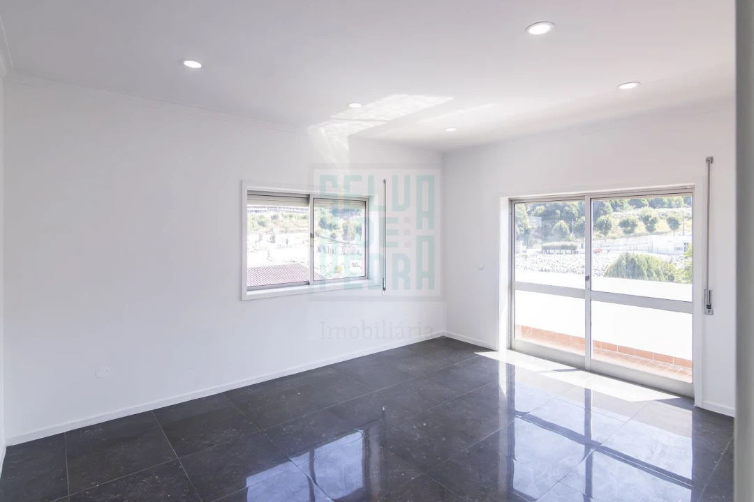 Apartamento T3 para Venda em Fânzeres e São Pedro da Cova Foto 3