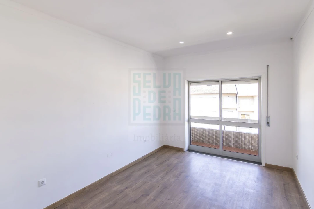 Apartamento T3 para Venda em Fânzeres e São Pedro da Cova Foto 10