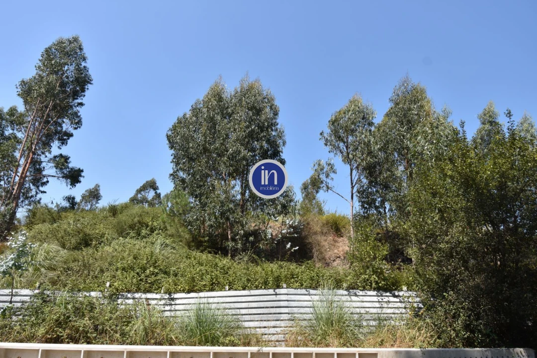 Terreno para Venda em Vilarinho das Cambas Foto 6