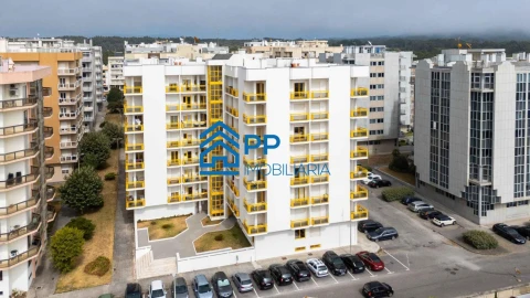 Apartamento T3 para Arrendamento em Chafe