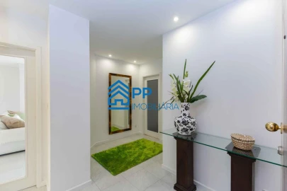 Apartamento T3 para Arrendamento em Chafe