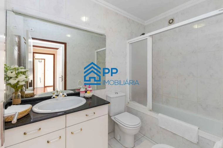 Apartamento T3 para Arrendamento em Chafe Foto 17