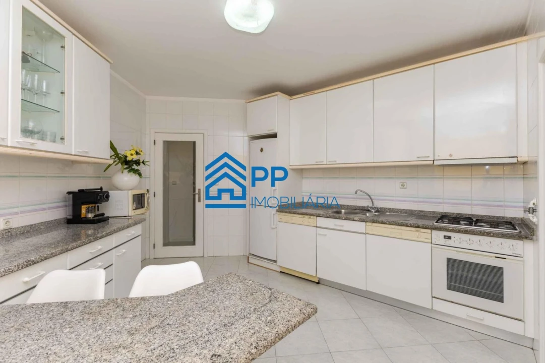 Apartamento T3 para Arrendamento em Chafe Foto 10