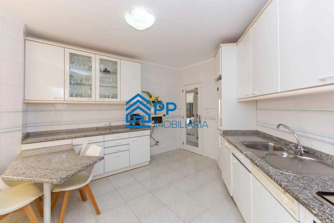 Apartamento T3 para Arrendamento em Chafe Foto 9