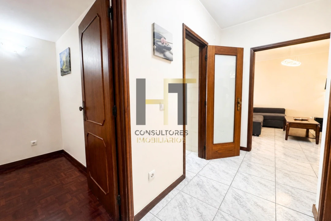 Apartamento T2 para Venda em Cidade da Maia Foto 12