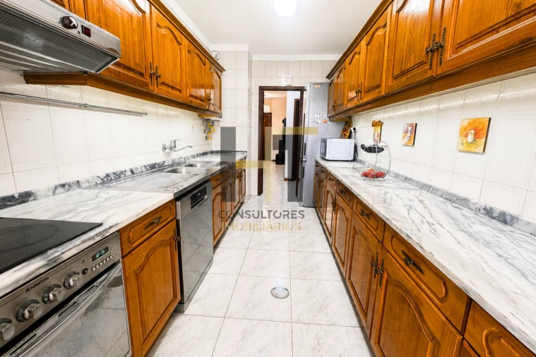 Apartamento T2 para Venda em Cidade da Maia Foto 7