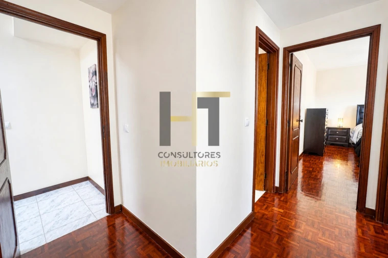 Apartamento T2 para Venda em Cidade da Maia Foto 11