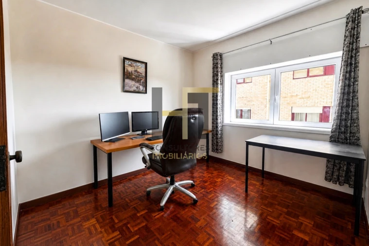 Apartamento T2 para Venda em Cidade da Maia Foto 16