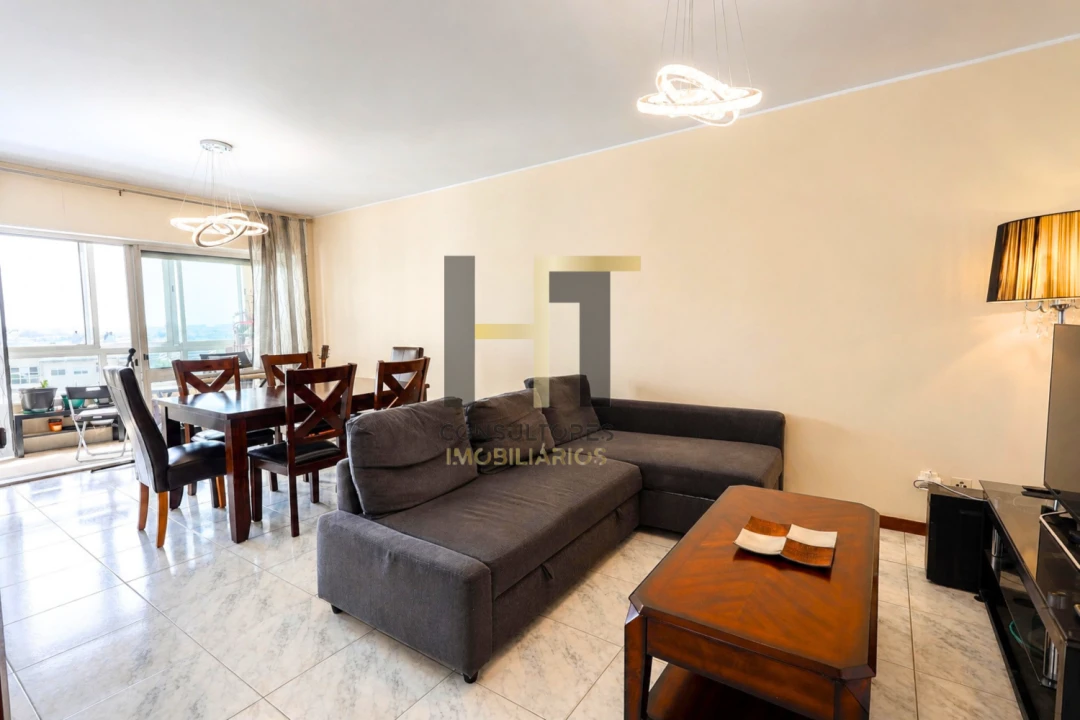 Apartamento T2 para Venda em Cidade da Maia Foto 2