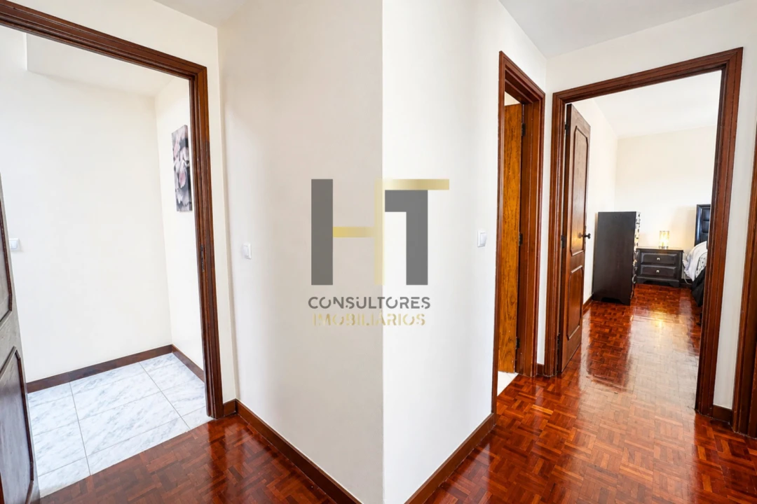 Apartamento T2 para Venda em Cidade da Maia Foto 11