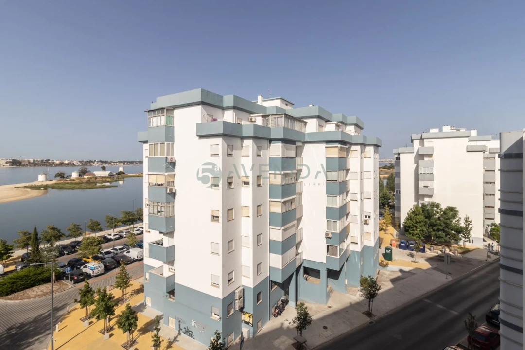 Apartamento T4 para Venda em Barreiro e Lavradio Foto 2
