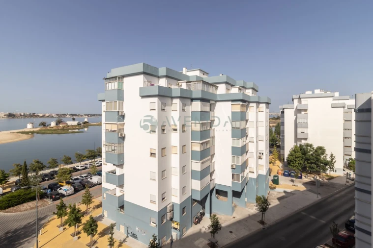 Apartamento T4 para Venda em Barreiro e Lavradio Foto 2