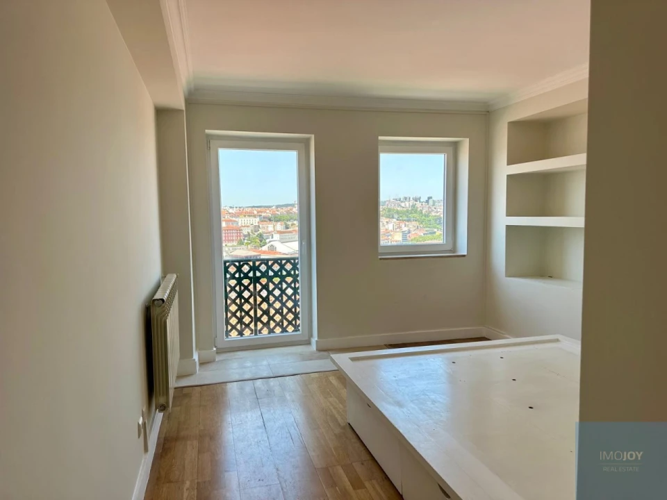 Apartamento T4 para Arrendamento em Santa Maria Maior Foto 21