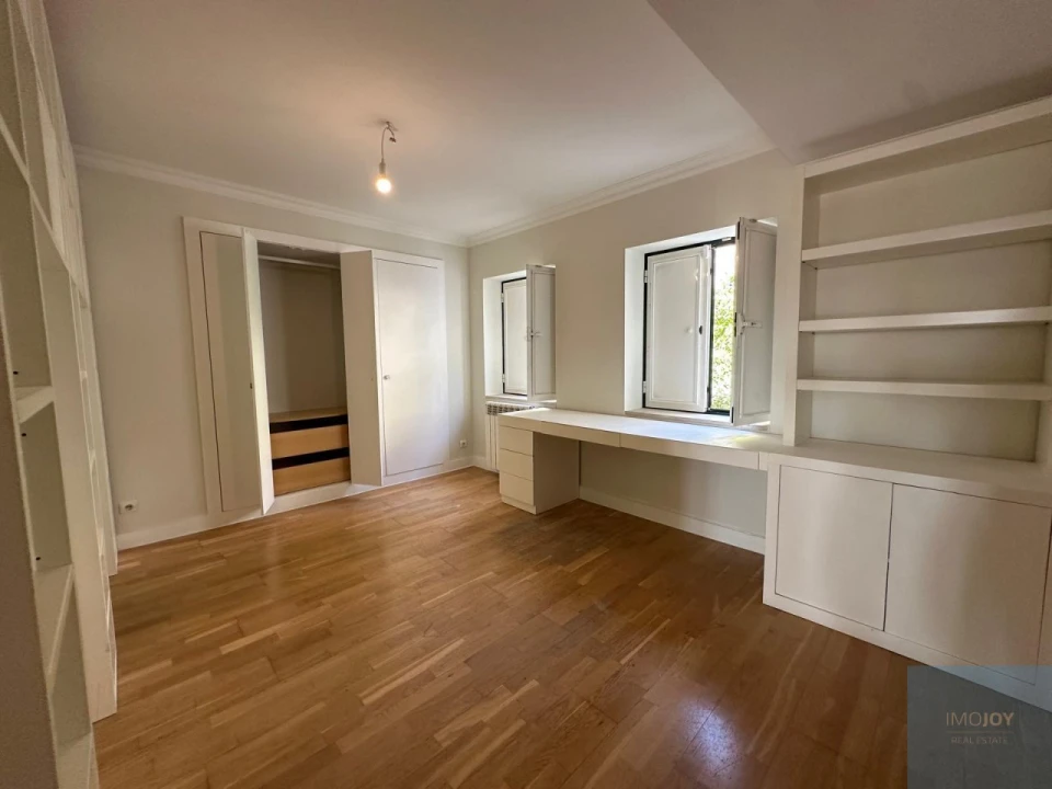 Apartamento T4 para Arrendamento em Santa Maria Maior Foto 28