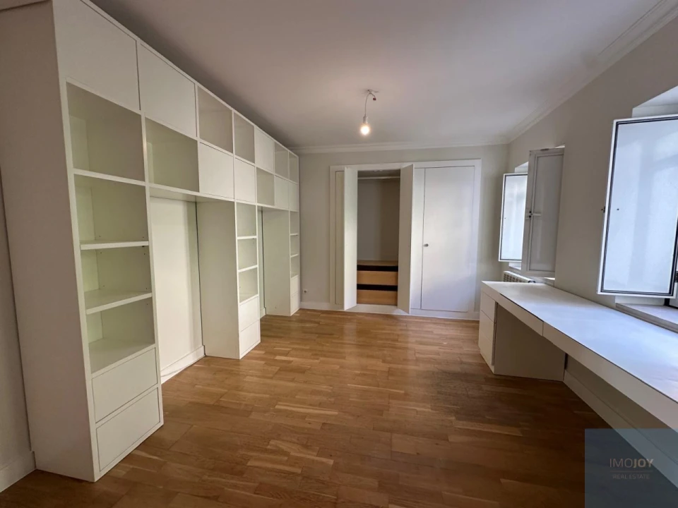 Apartamento T4 para Arrendamento em Santa Maria Maior Foto 29