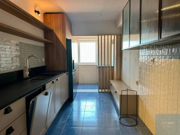 Apartamento T4 para Arrendamento em Santa Maria Maior