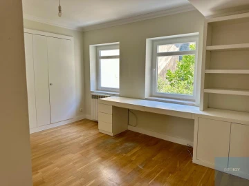 Apartamento T4 para Arrendamento em Santa Maria Maior