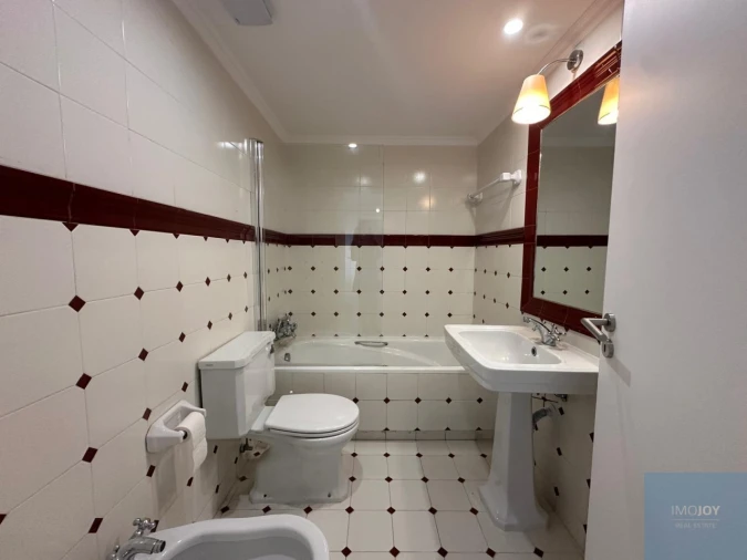 Apartamento T4 para Arrendamento em Santa Maria Maior Foto 32