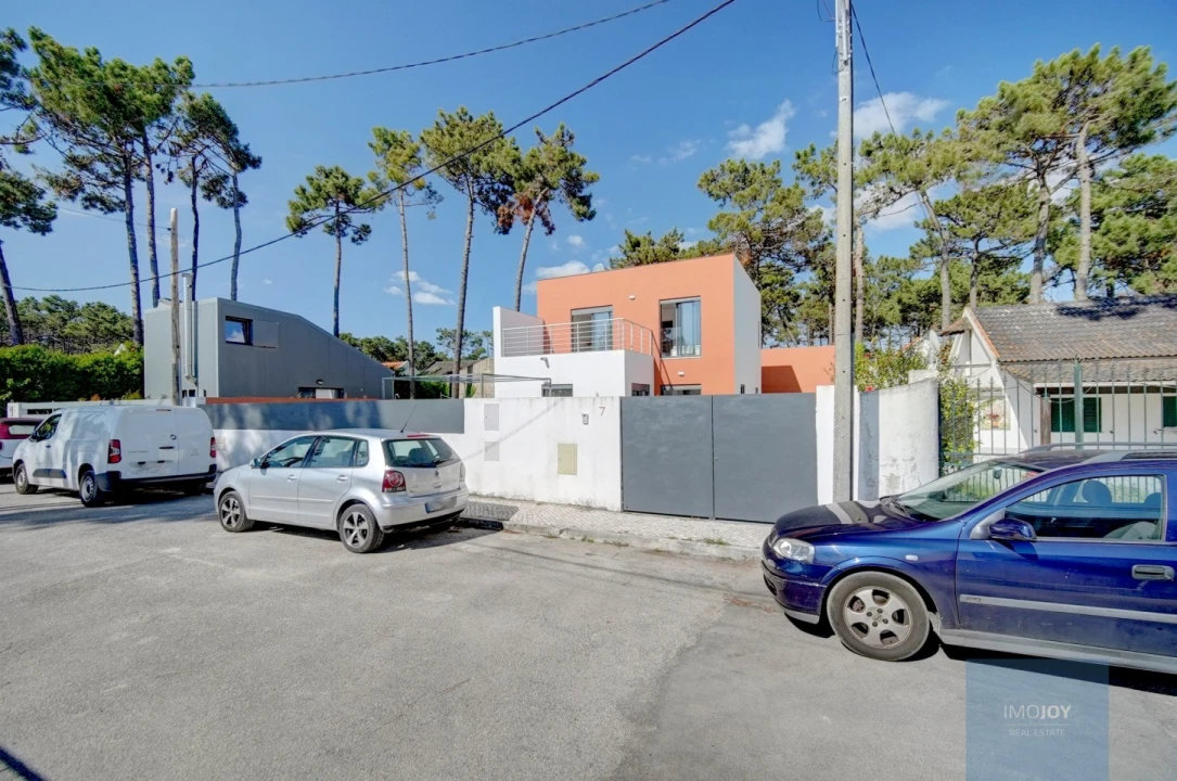 Moradia T3 para Arrendamento em Charneca de Caparica e Sobreda Foto 26