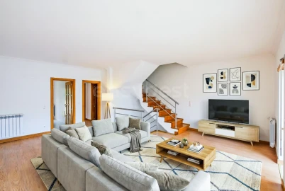 Moradia T4 para Venda em Sesimbra (Castelo)