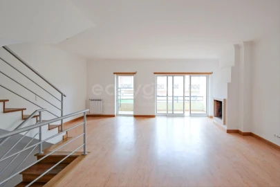 Moradia T4 para Venda em Sesimbra (Castelo)