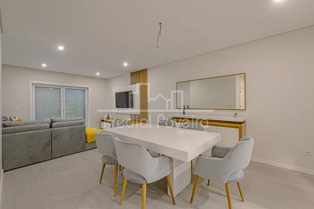 Apartamento T3 para Venda em Póvoa de Varzim, Beiriz e Argivai Foto 1