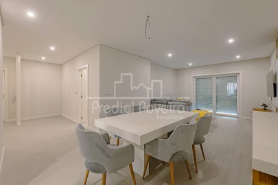 Apartamento T3 para Venda em Póvoa de Varzim, Beiriz e Argivai
