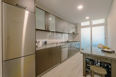 Apartamento T3 para Venda em Póvoa de Varzim, Beiriz e Argivai