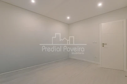Apartamento T3 para Venda em Póvoa de Varzim, Beiriz e Argivai