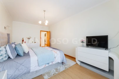 Moradia T3 para Venda em Lanhoso
