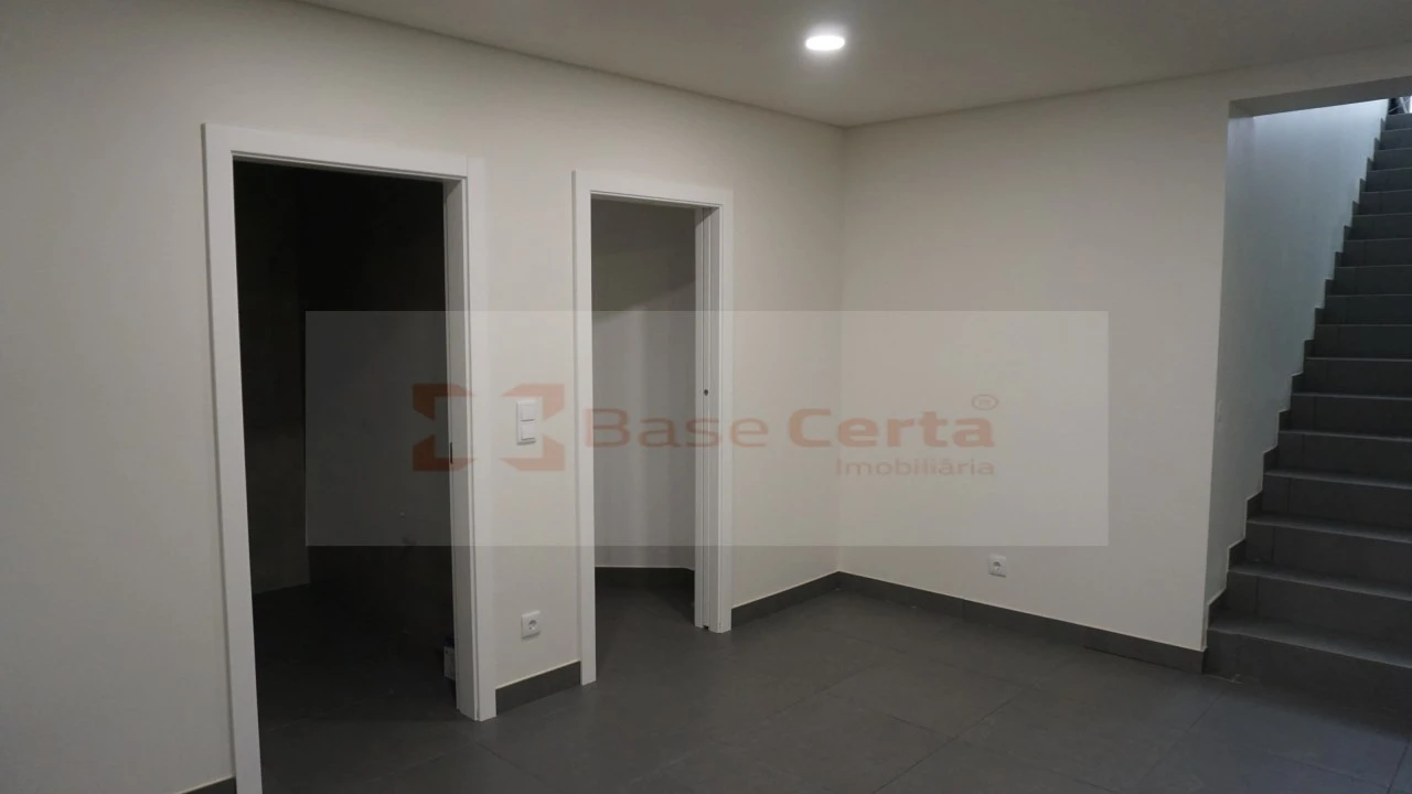 Apartamento T2 para Venda em Santa Clara Foto 5