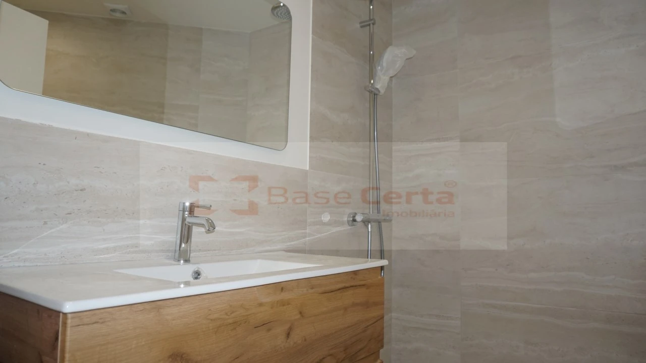 Apartamento T2 para Venda em Santa Clara Foto 15