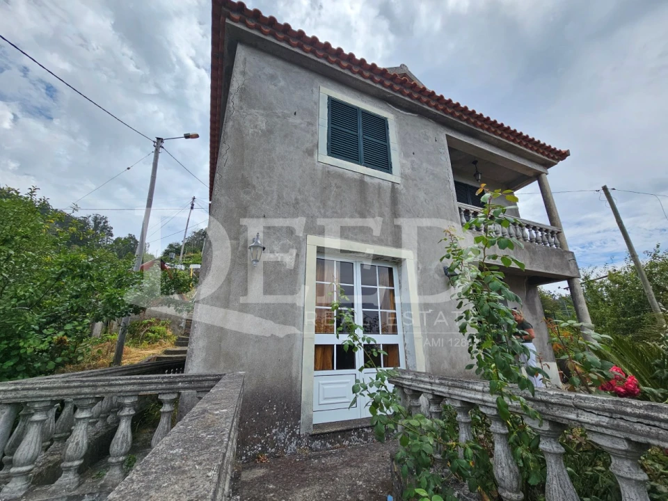 Moradia T2 para Venda em Ribeira Brava Foto 1