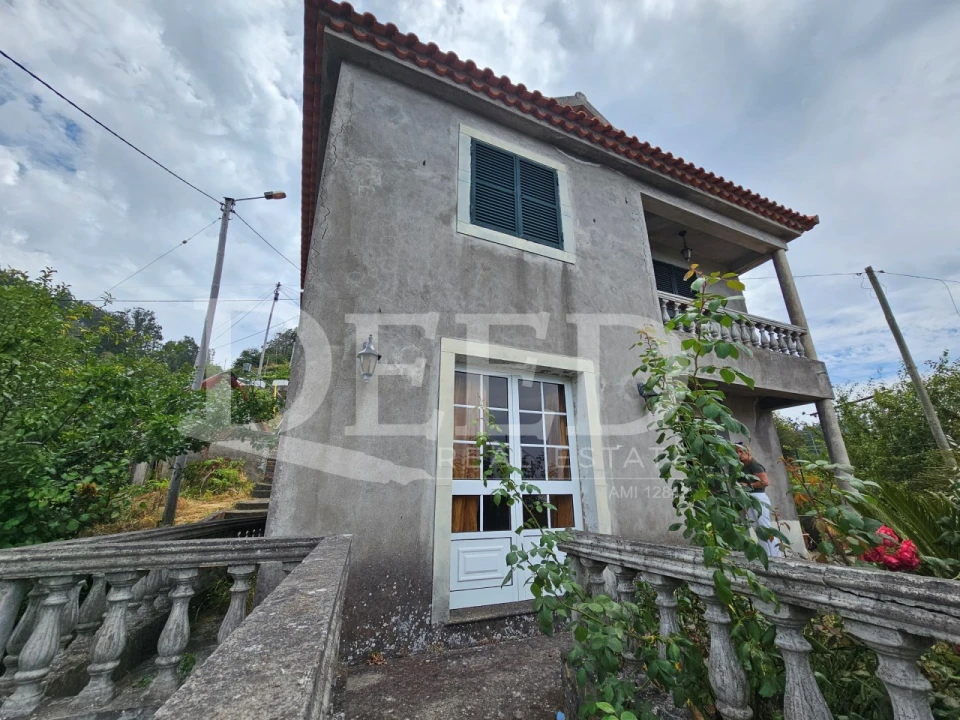 Moradia T2 para Venda em Ribeira Brava Foto 1
