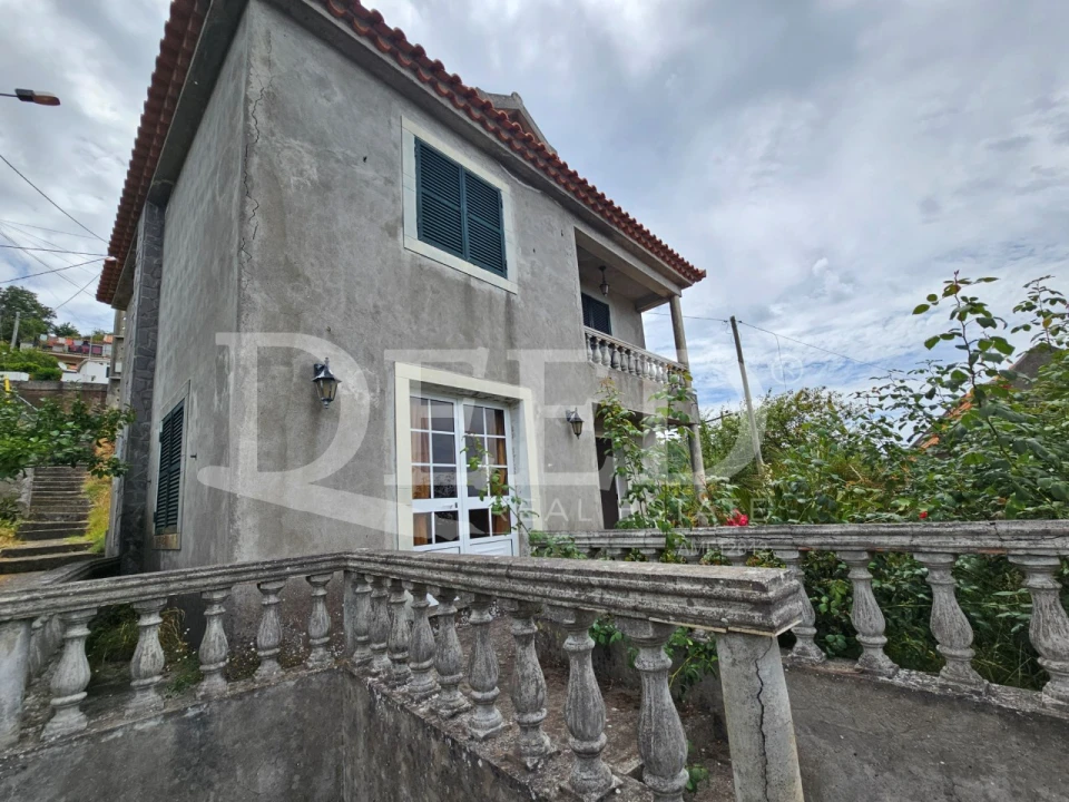 Moradia T2 para Venda em Ribeira Brava Foto 3