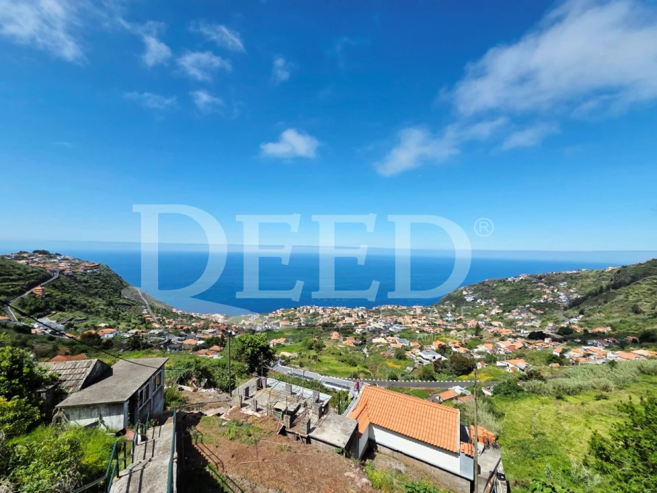 Terreno para Venda em Arco da Calheta Foto 1