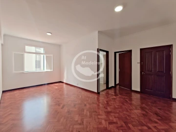 Apartamento T2 para Venda em Funchal (Se)