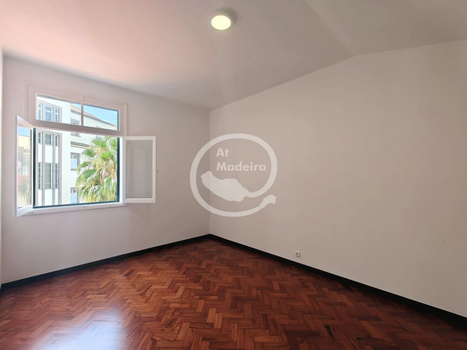Apartamento T2 para Venda em Funchal (Se) Foto 9