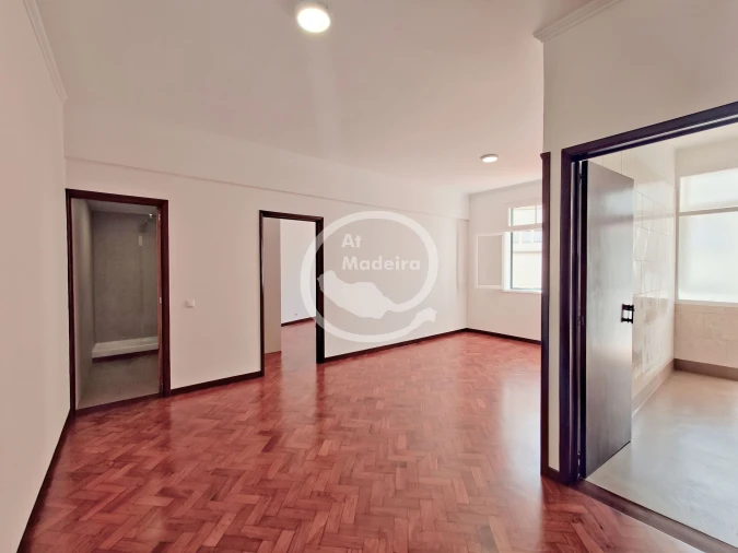 Apartamento T2 para Venda em Funchal (Se) Foto 3