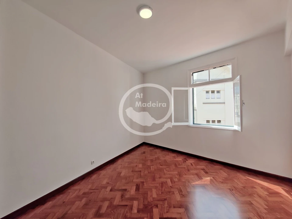 Apartamento T2 para Venda em Funchal (Se) Foto 11