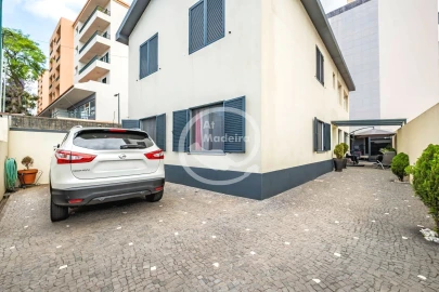 Moradia T3 para Venda em Santo Antonio