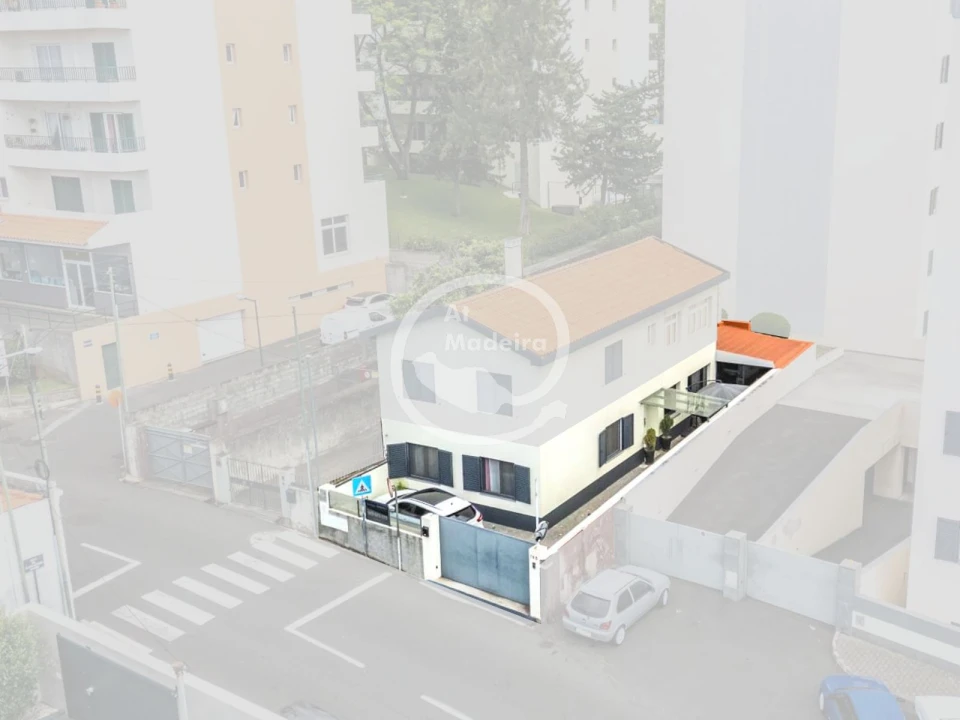 Moradia T3 para Venda em Santo Antonio Foto 3