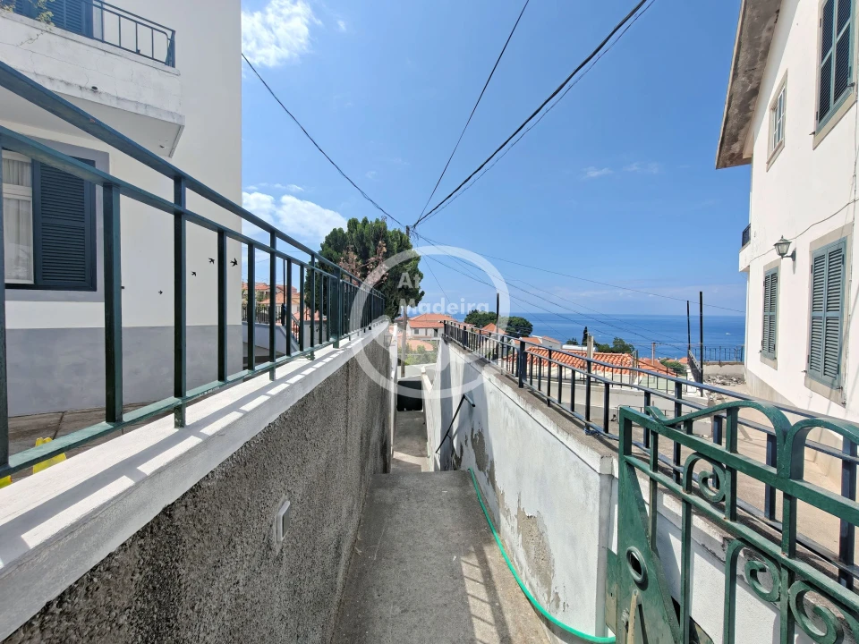 Moradia T1 para Venda em Funchal (Santa Maria Maior) Foto 3