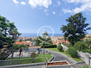 Moradia T3 para Venda em Funchal (Santa Luzia)